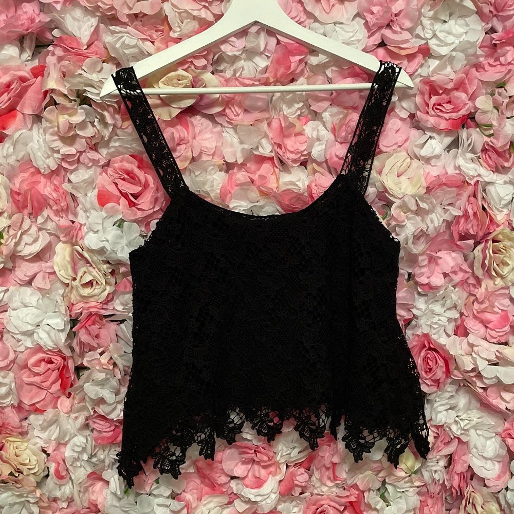 Love & Liberty Crochet Crop Top Sz M